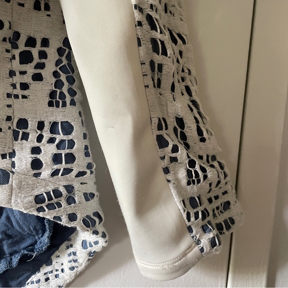 Anthropologie Blue and White Lacy Cropped Blazer - Size Medium - Picture 8 of 15